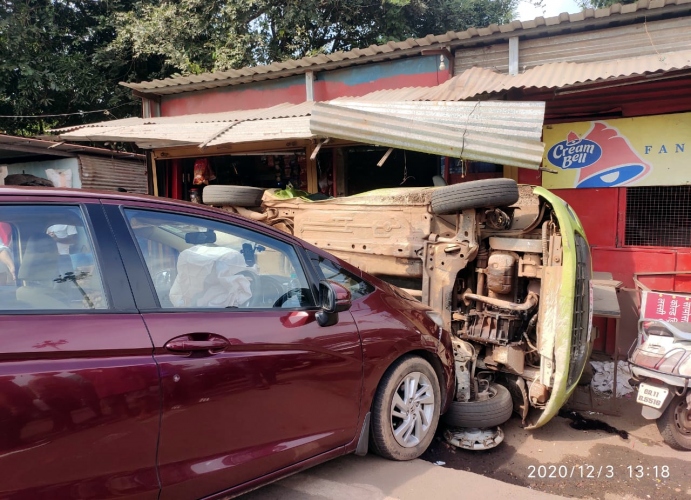 Car occupants escape in   road mishap at Naibag