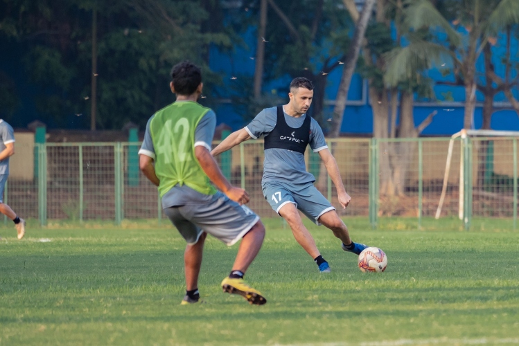 ﻿FC Goa, Kerala seek first win of season