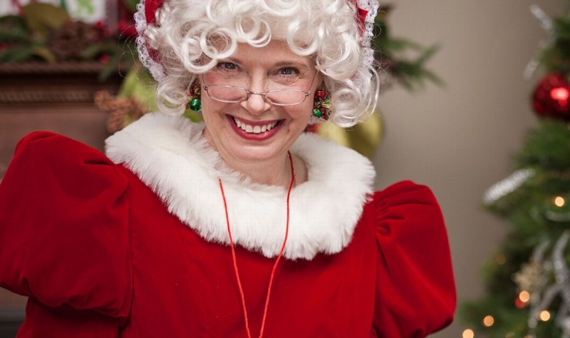 ﻿Santa was a lady once — is it time to bring her back?