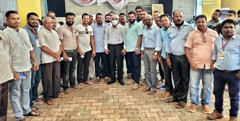 Pernem truckers meet Ajgaonkar,   want trucks hired for projects