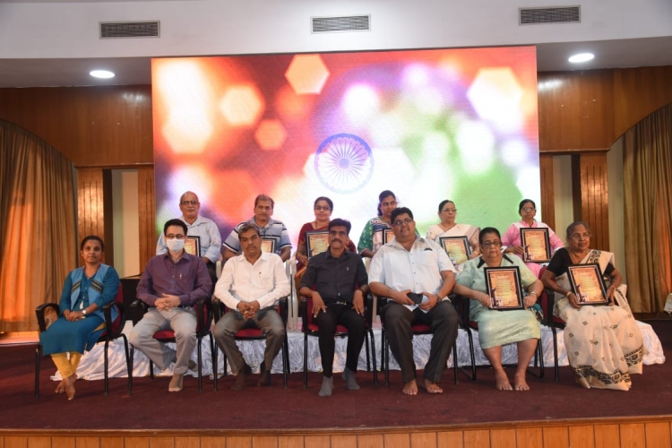 ﻿10 eminent freedom fighters feted