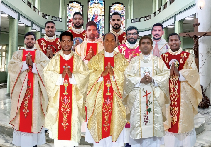 Pilar Society gets 11 new priests