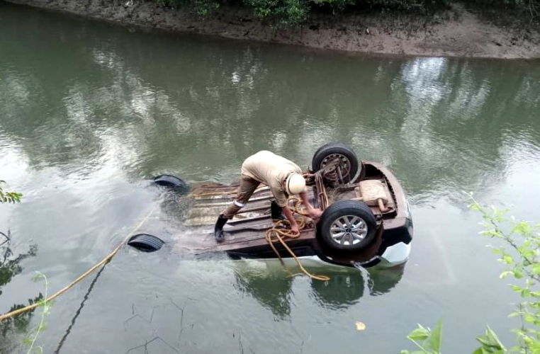 Pune couple killed after car falls in Arpora creek