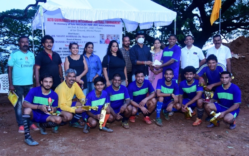 Manchester 8 lift Mascarenhas memorial trophy