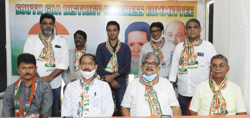 Six former AAP members join Congress