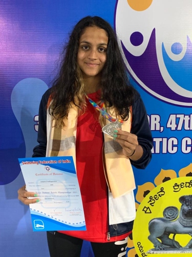 ﻿Swimmer Sanjana wins second medal at nationals
