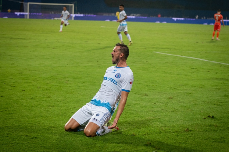 ﻿Valskis shines with double as Jamshedpur sink FC Goa