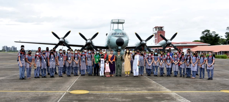 Schoolchildren visit INS Hansa, museum