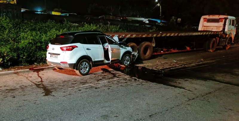 Fatal accident on airport road brings trailers, trucks parked on roadside under scanner