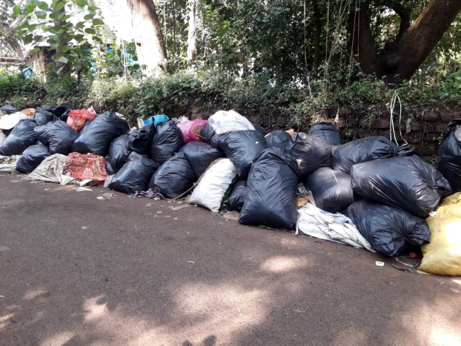 Old Goa feast fair stays put but sea of garbage remains uncollected