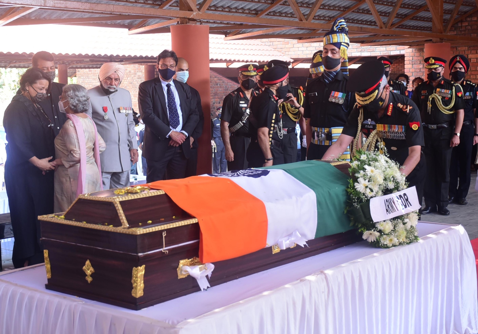 Wave of nat’l sentiment, Goan pride  as State bids adieu to its two sons