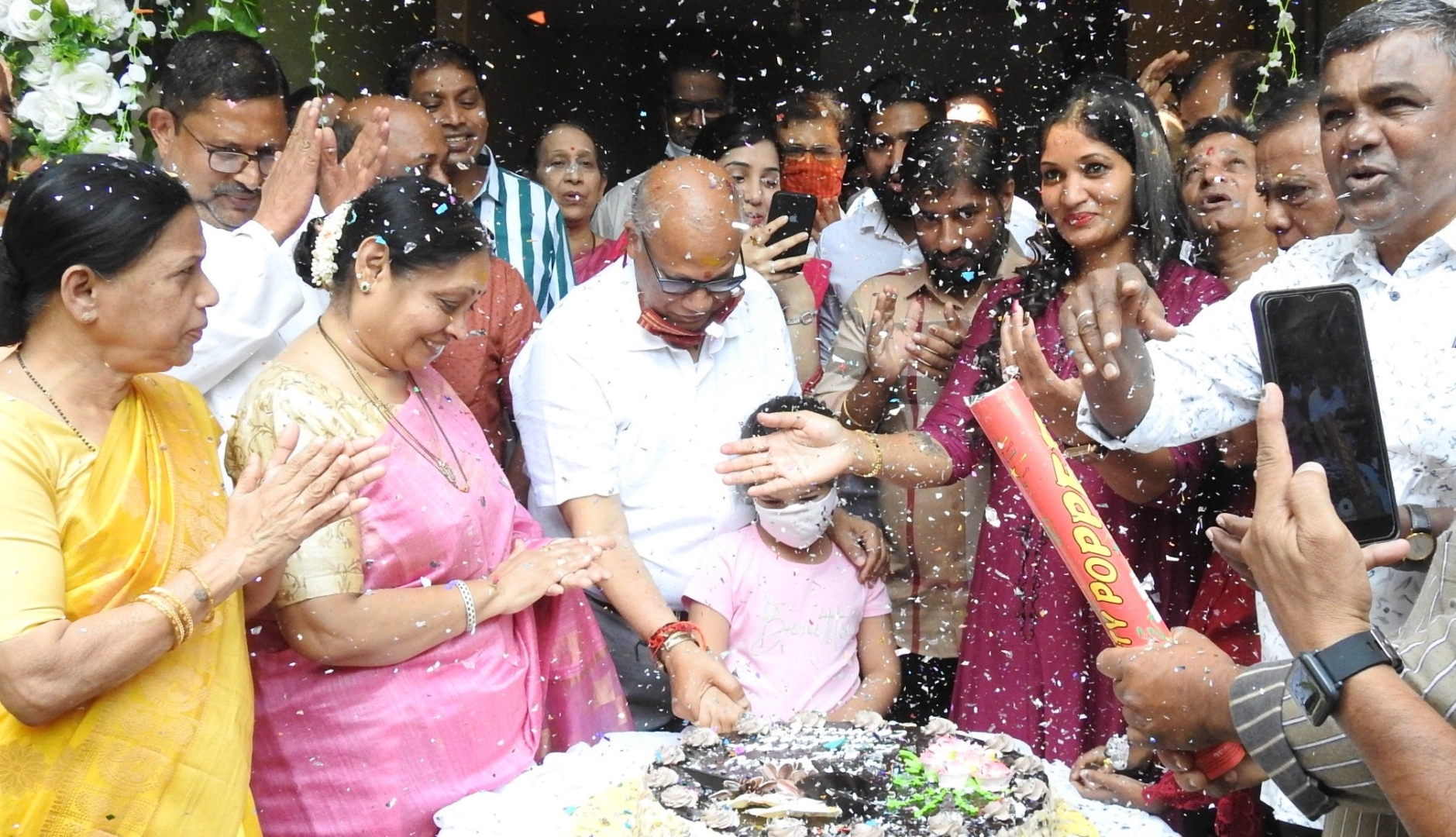 Digambar cuts birthday cake with a thunder of chief minister in waiting