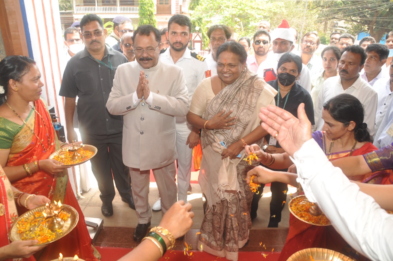 Develop villages along   with cities: Governor