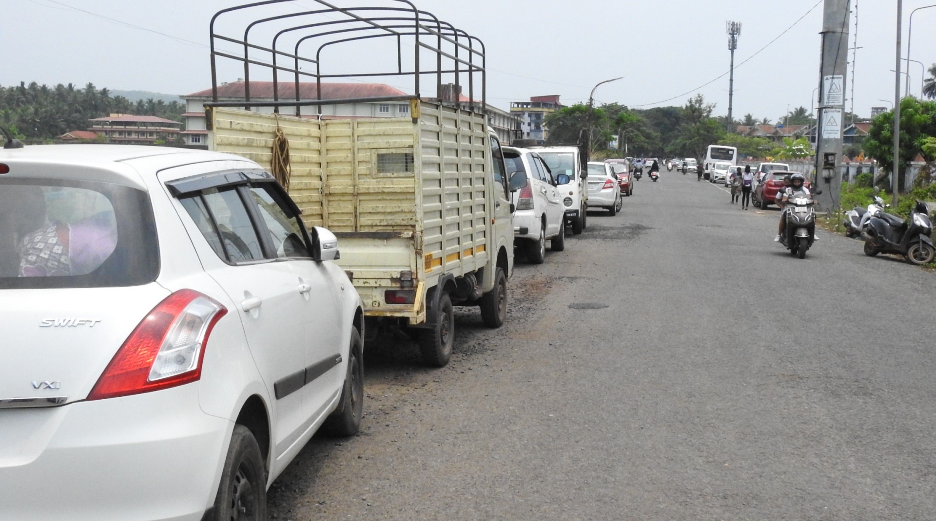 Traffic police will not issue fines for vehicles in no-parking zone outside South district hospital