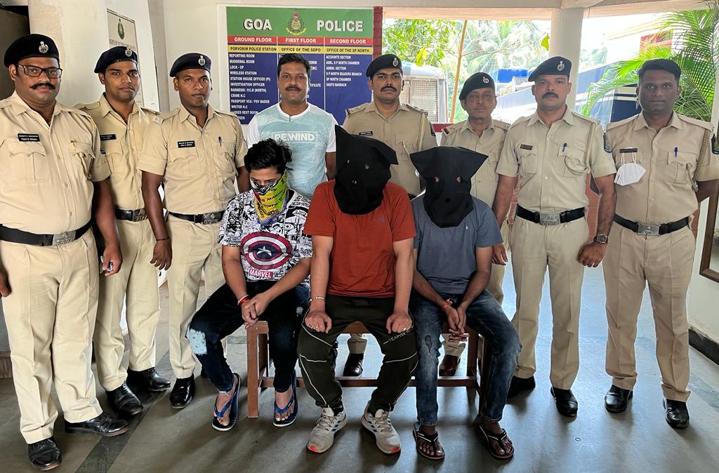 Porvorim cops bust   IPL betting racket
