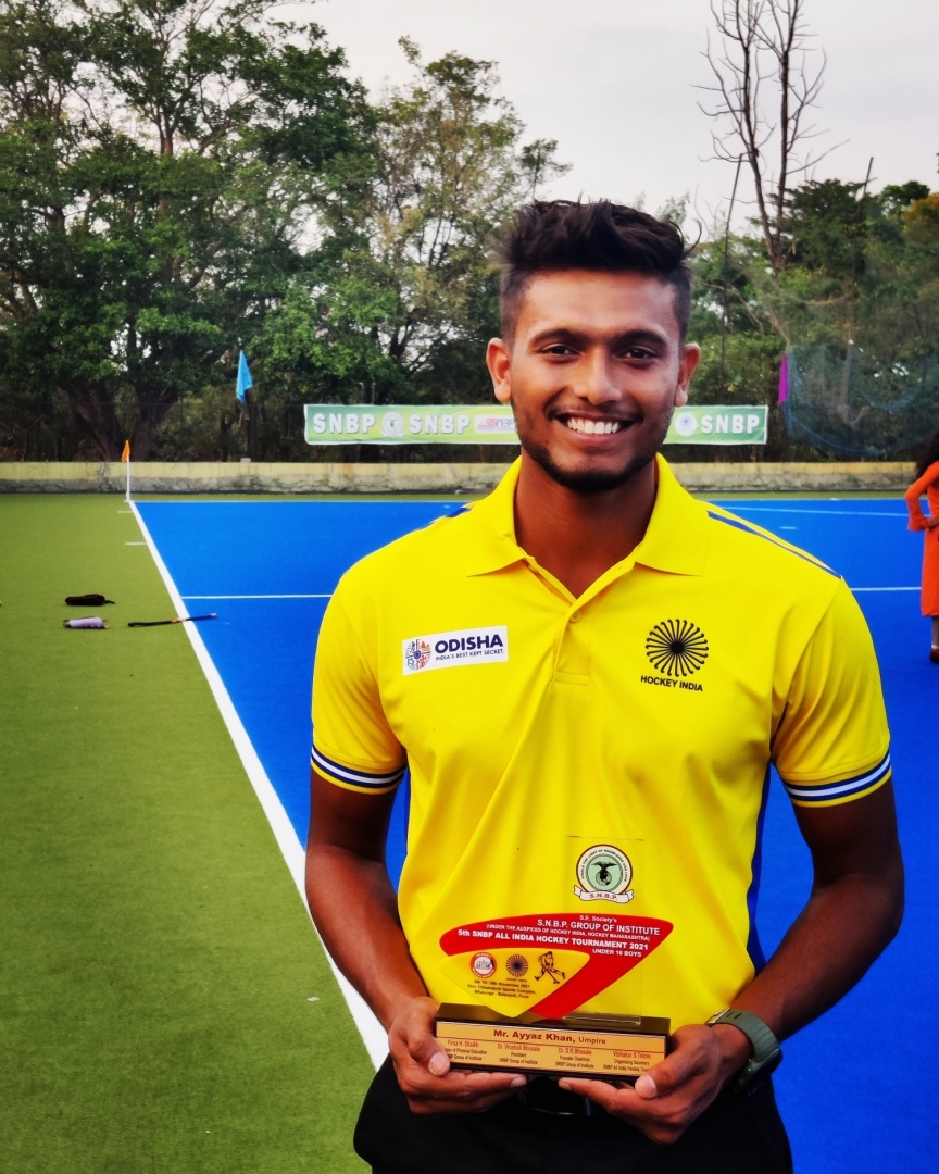 ﻿Ayyaz, new star in hockey umpiring