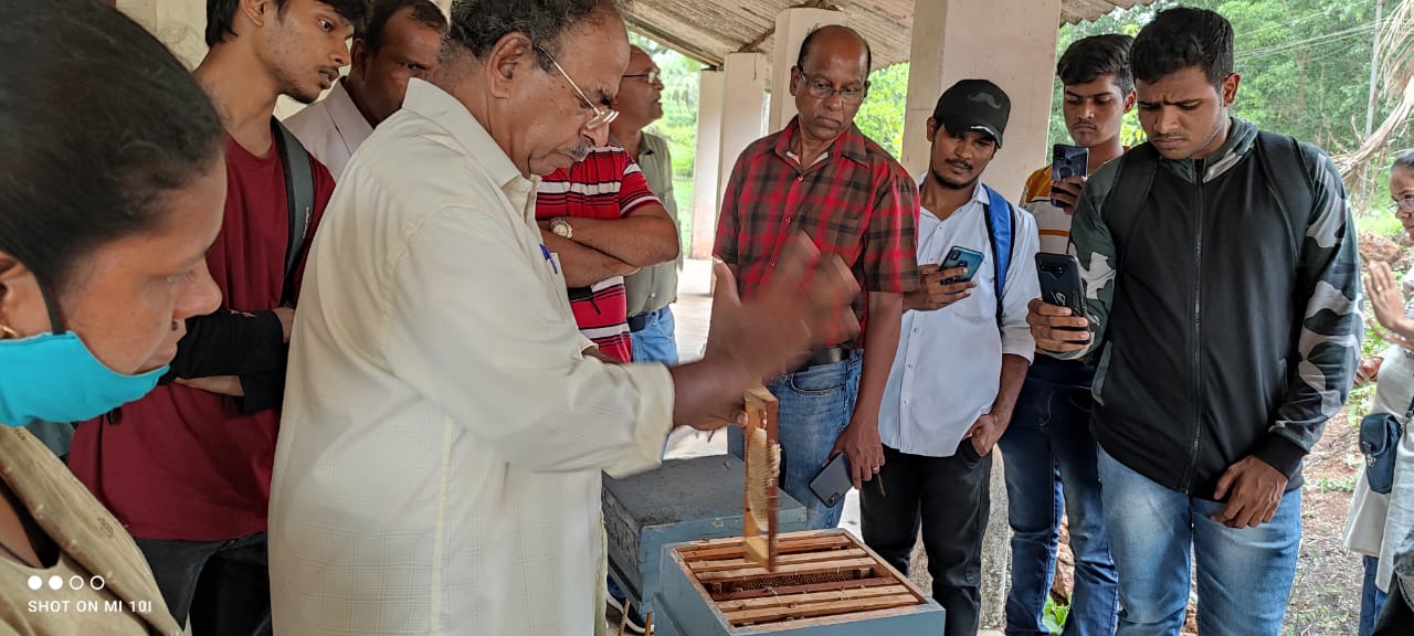 ﻿Beeking training at Don Bosco VTI