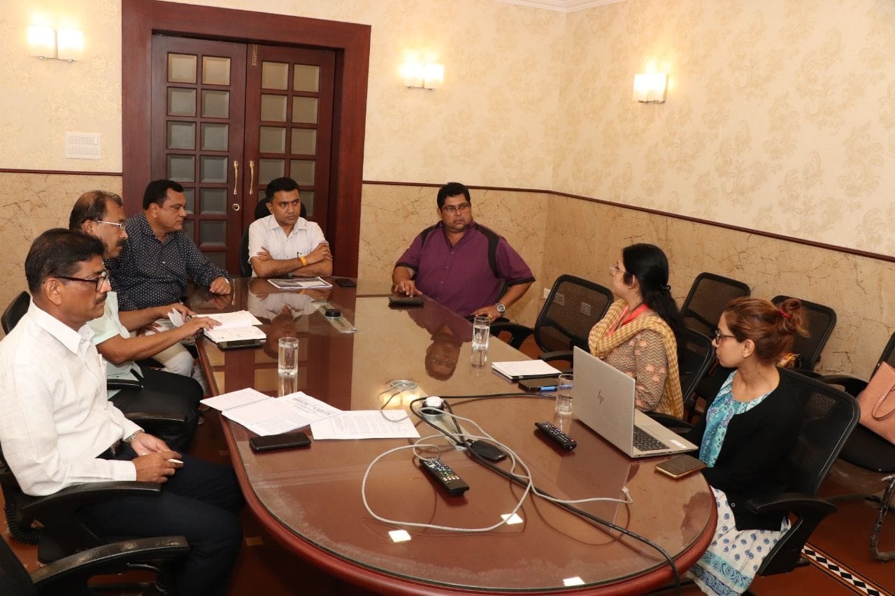 CM holds meet to discuss ease of doing business