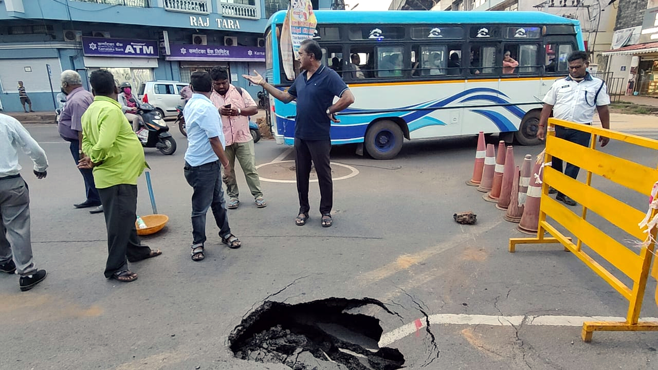 Road caves in near Tilak Maidan   after gas pipeline excavation work