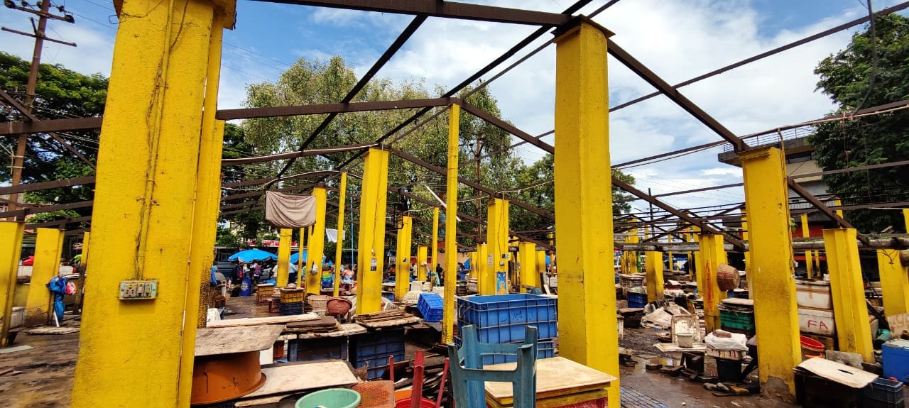 Demolition of old Vasco fish market commences