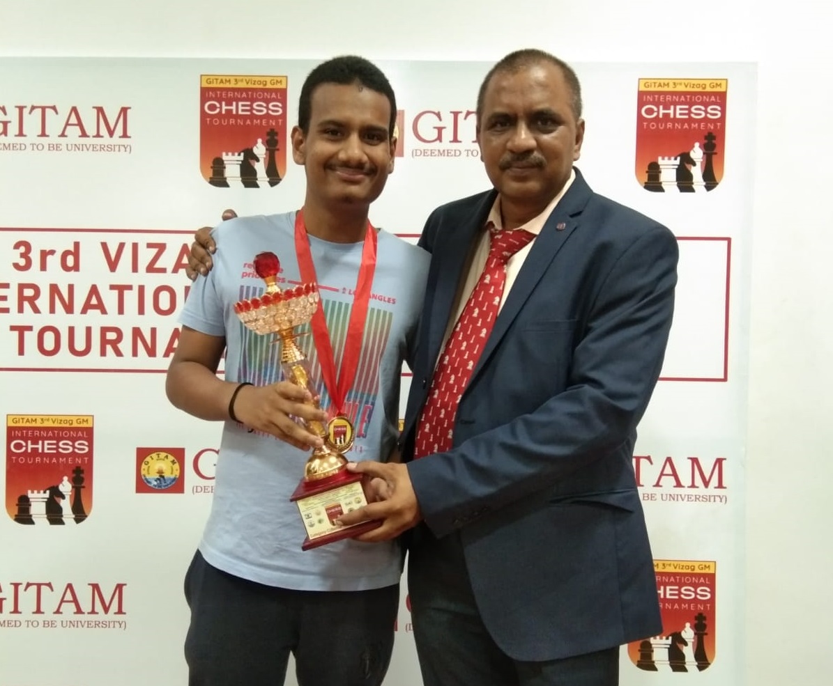 ﻿Ayush wins Andhra chess tournament