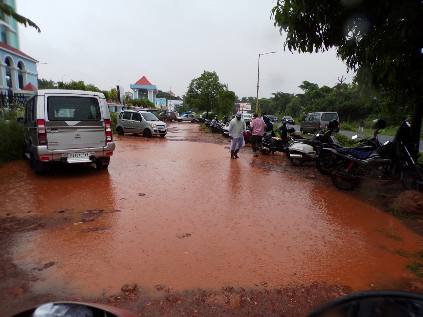 Visitors to South district hospital ask why parking lot has not been thrown open yet