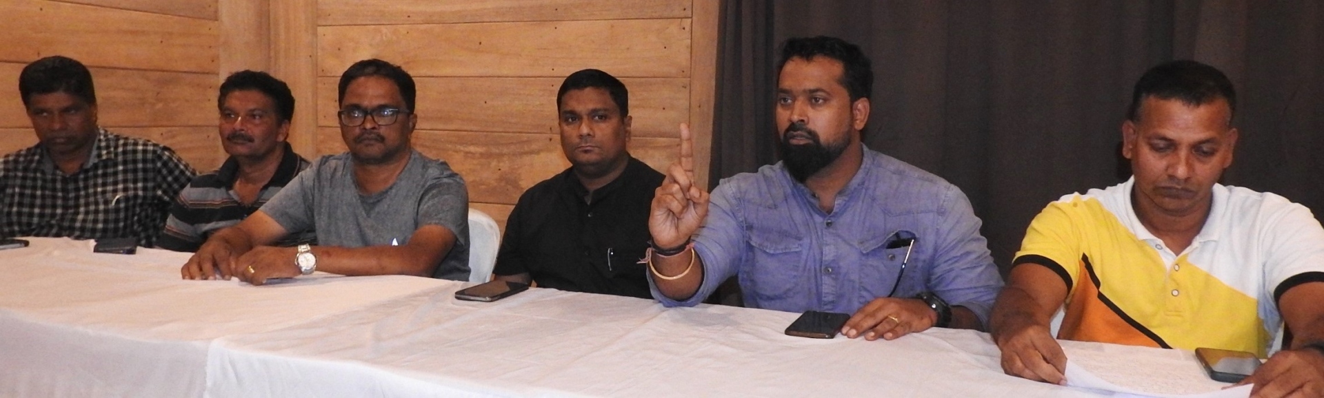 Taxi operators slam Minister over plans to get aggregators
