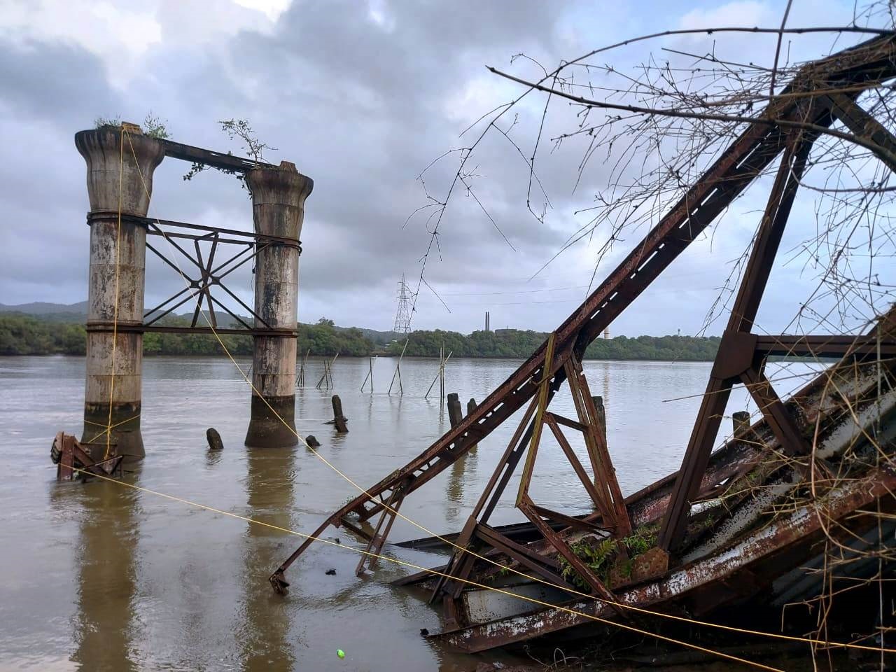 2 feared drowned as old Borim bridge collapses