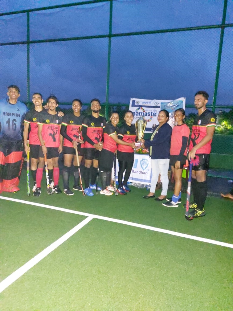 Six Sticks Bastora win mixed hockey tourney