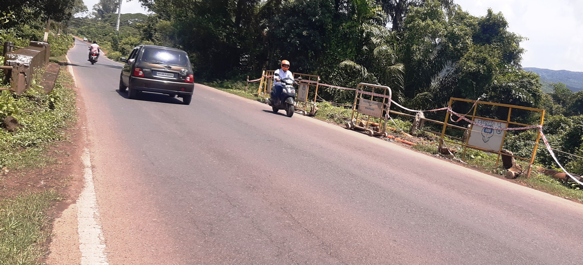 A month on, makeshift barricades at Cuncolim’s accident-prone culvert are still not replaced