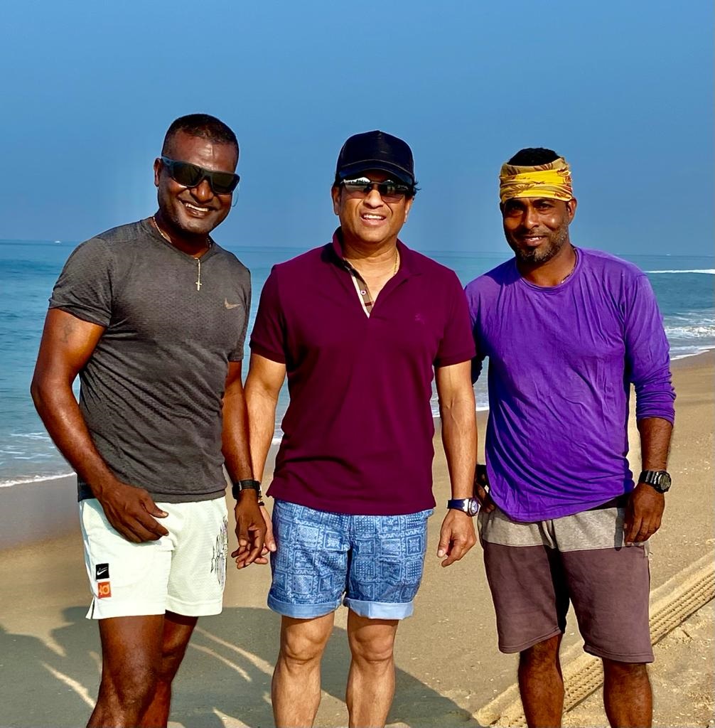 The Goan EveryDay: Sachin spotted on Benaulim beach learning about traditional fishing