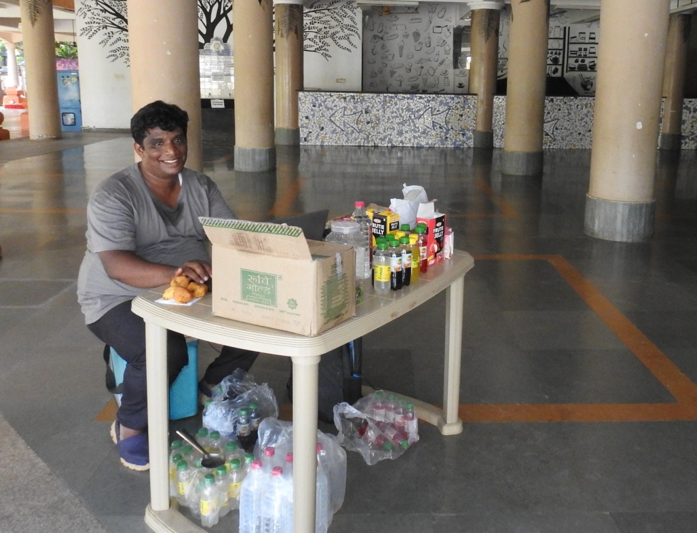 Govt to rope in SHGs to run canteen at Ravindra Bhavan