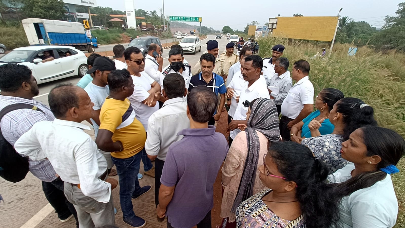 PWD suggests Service Road to connect villages near Kesarval after joint inspection of accident-prone road