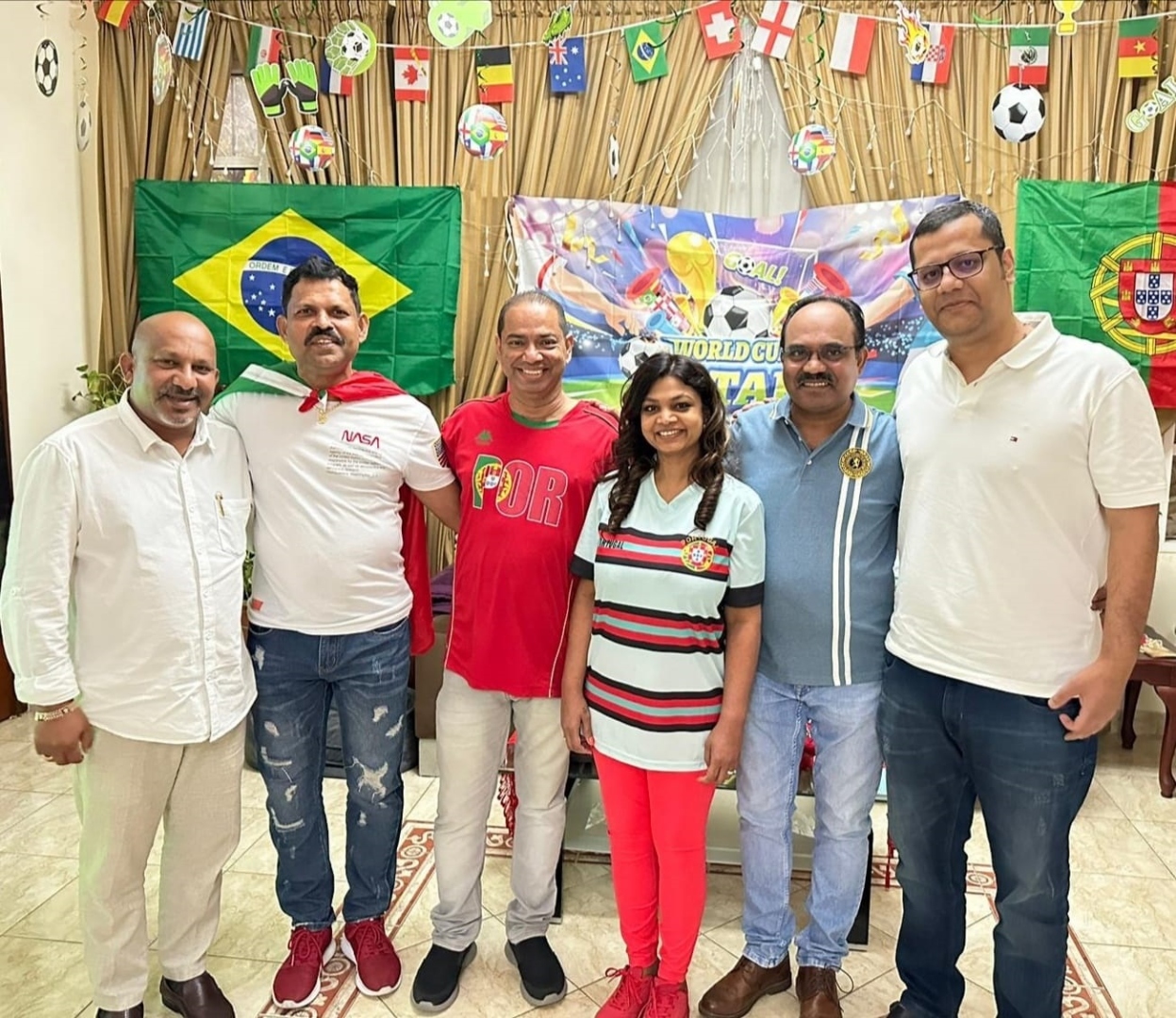 ﻿Yuri, Altone interact with WC fans in Qatar