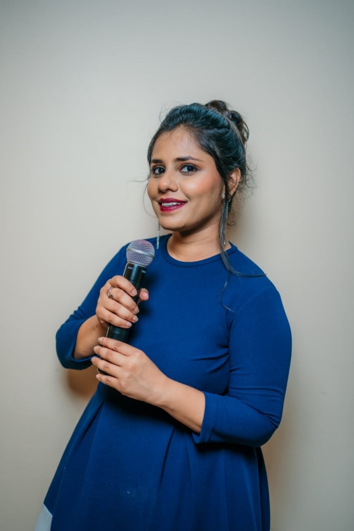 ﻿Music teacher Sheryl captures World Cup mood through her songs