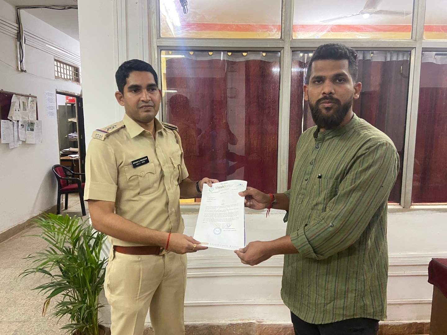 MLA files plaint, wants persons who charged at him arrested
