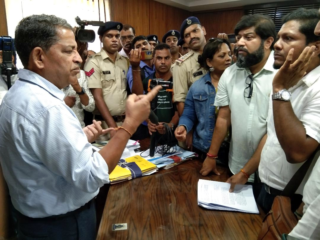 Save Mhadei Save Goa activists gherao WRD CE