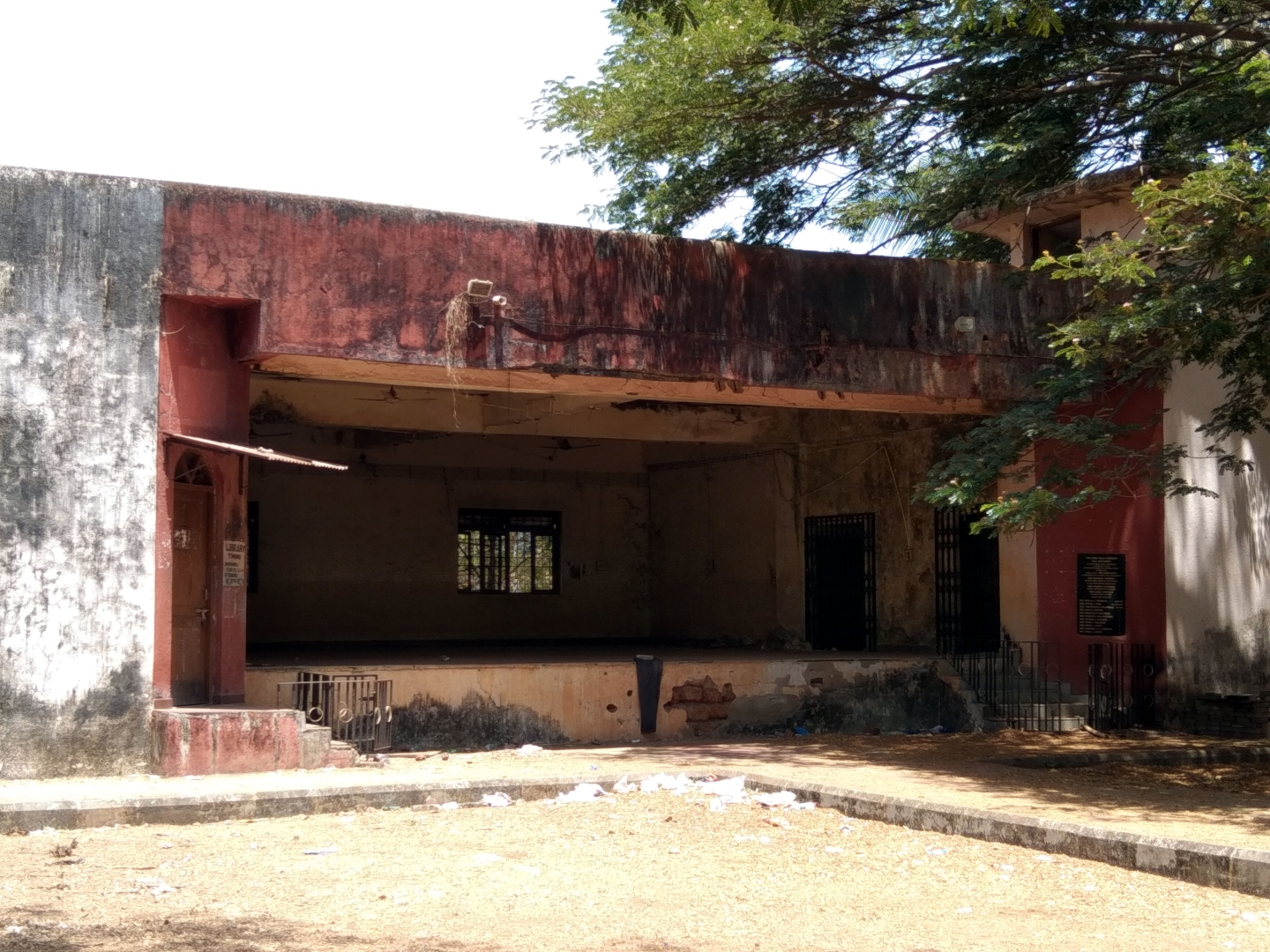 Old p'yat library, Children’s   Park forgotten in Porvorim