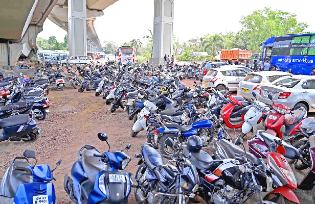 PARKING PANDEMONIUM
