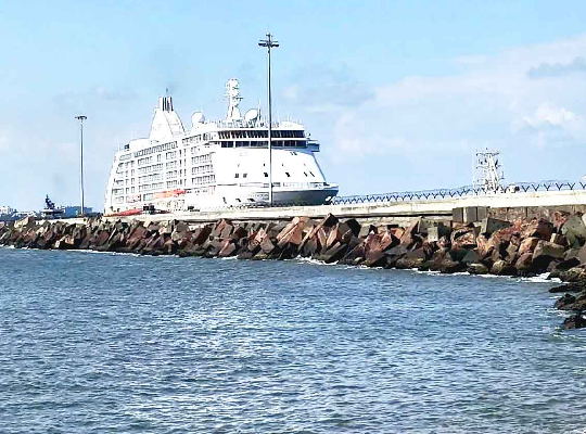 Amid border tensions, MPA steps up security at port
