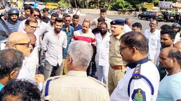 Margao authorities inspect railway station area for parking solutions